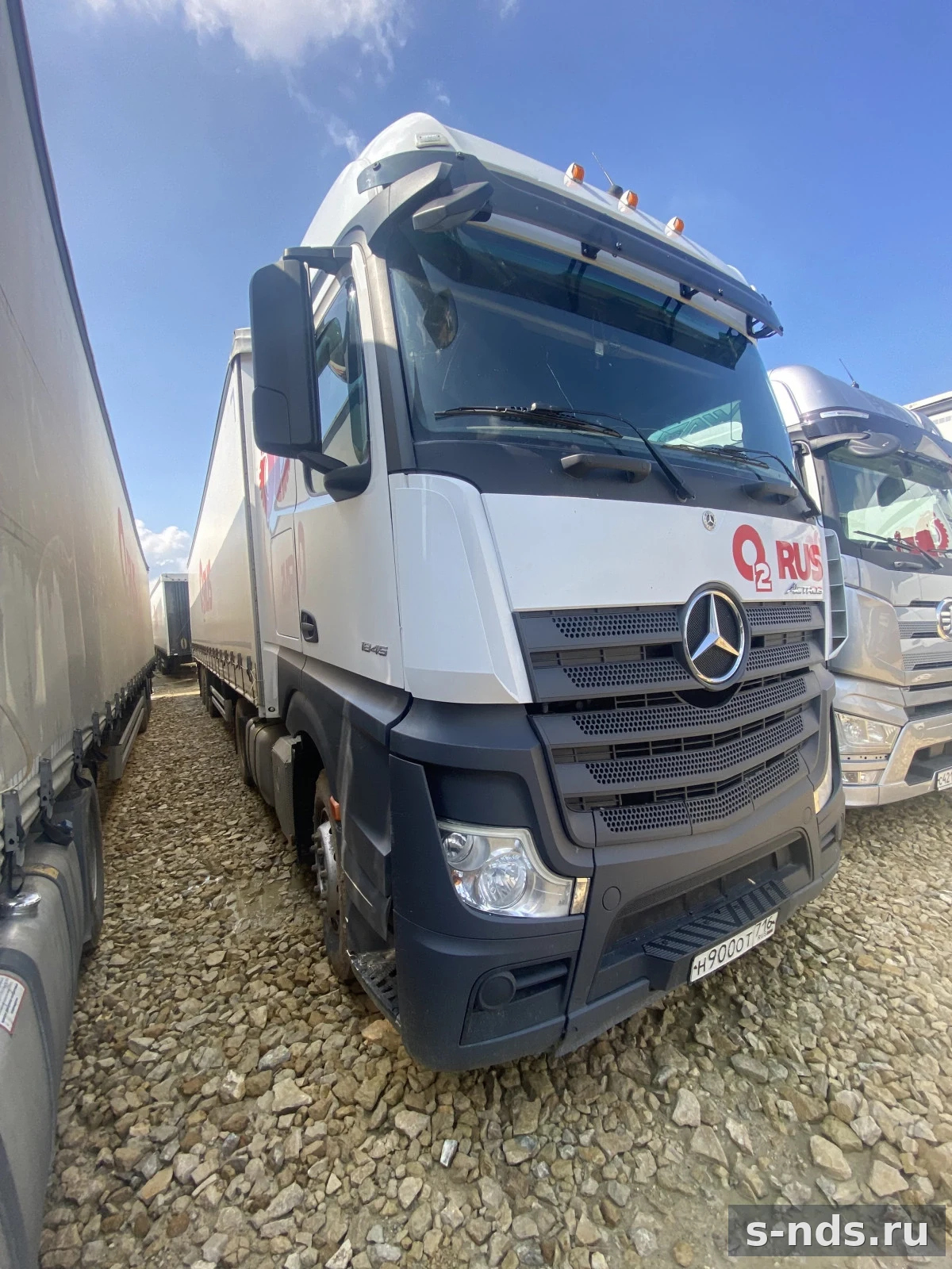 MERCEDES-BENZ