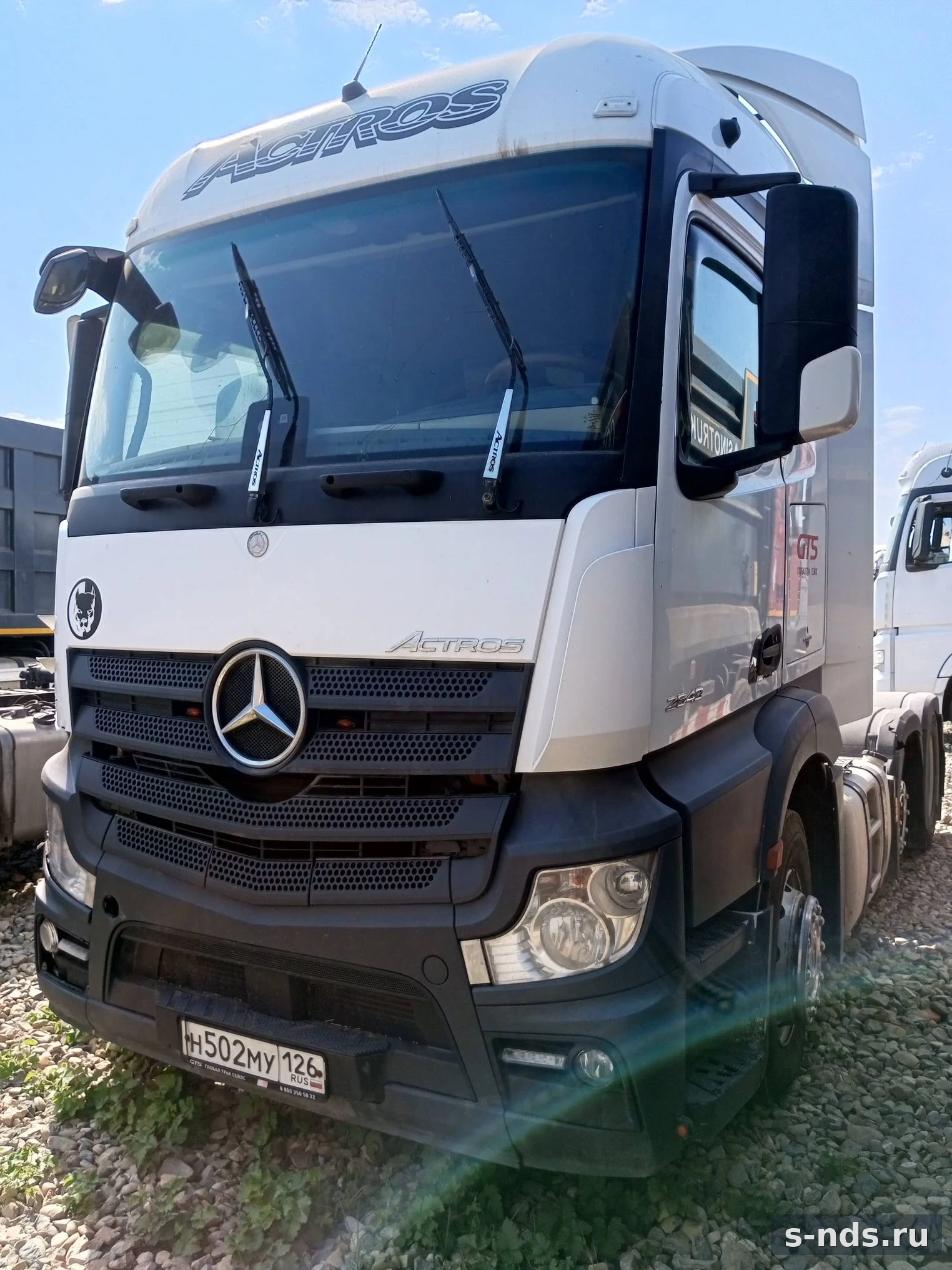 MERCEDES-BENZ