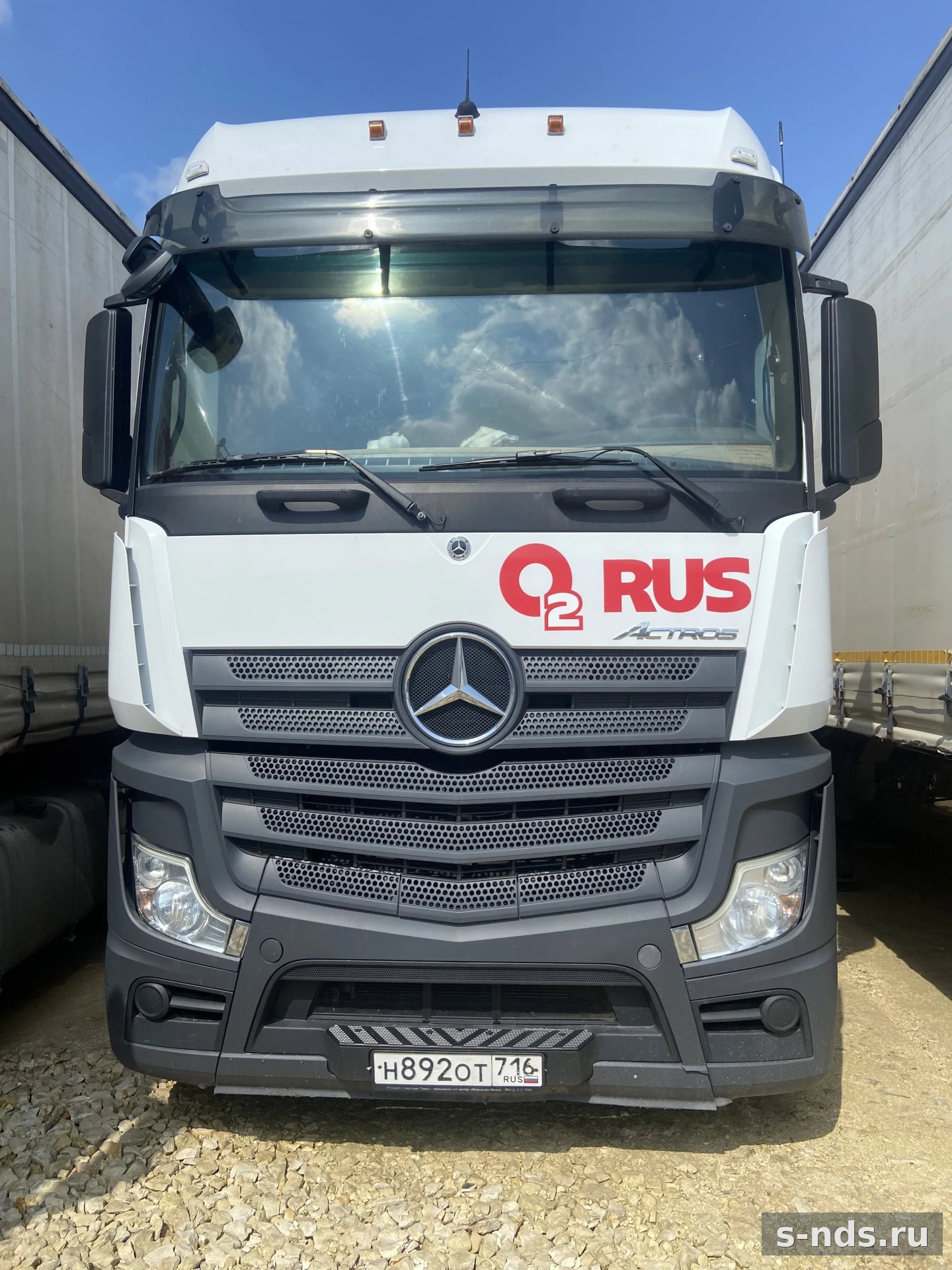 MERCEDES-BENZ