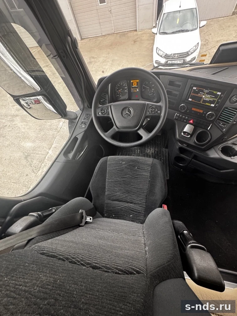 MERCEDES-BENZ