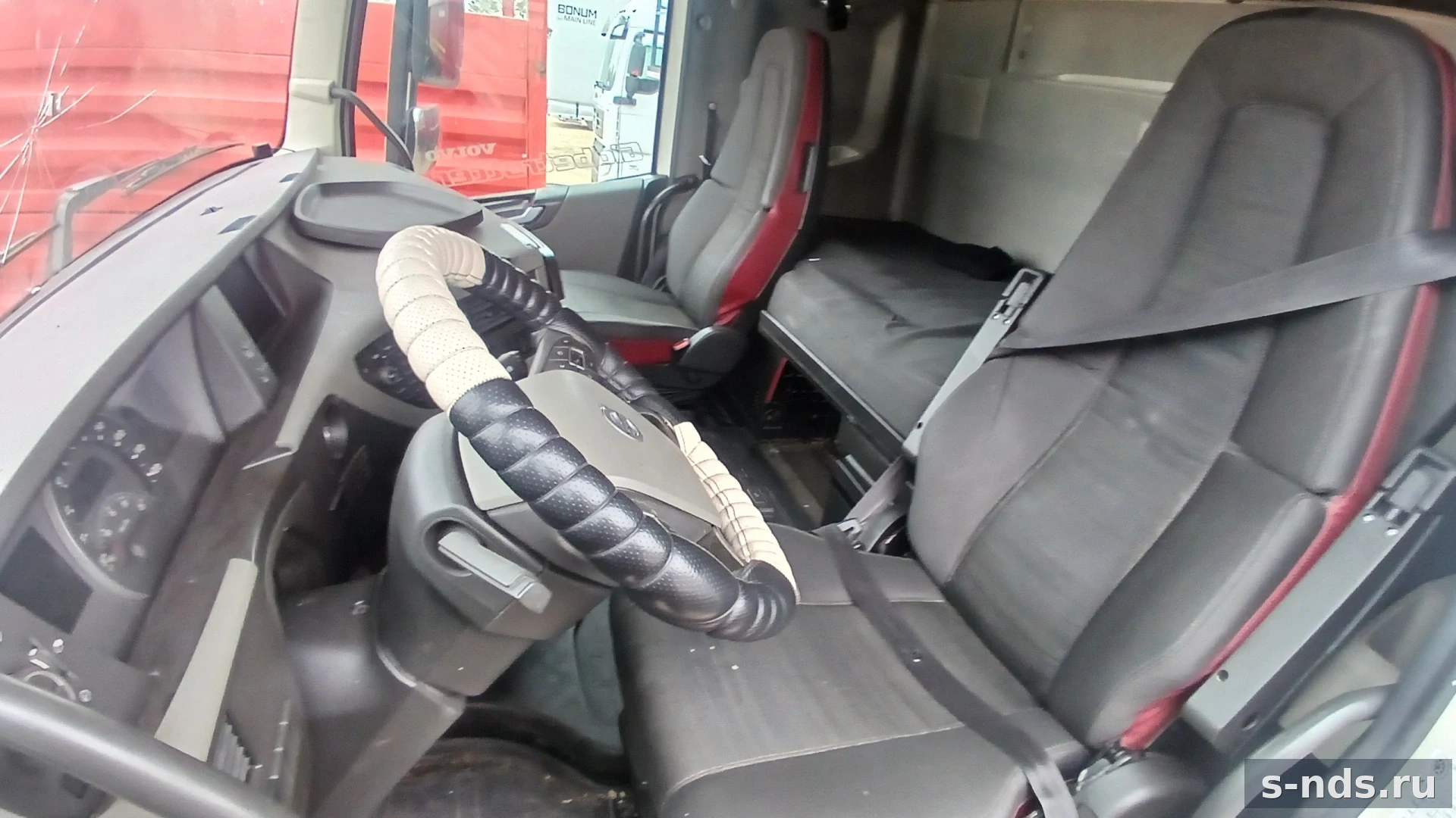 VOLVO