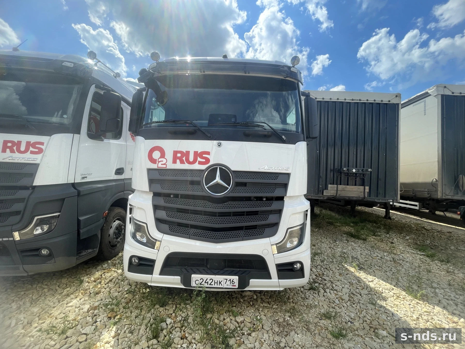 MERCEDES-BENZ