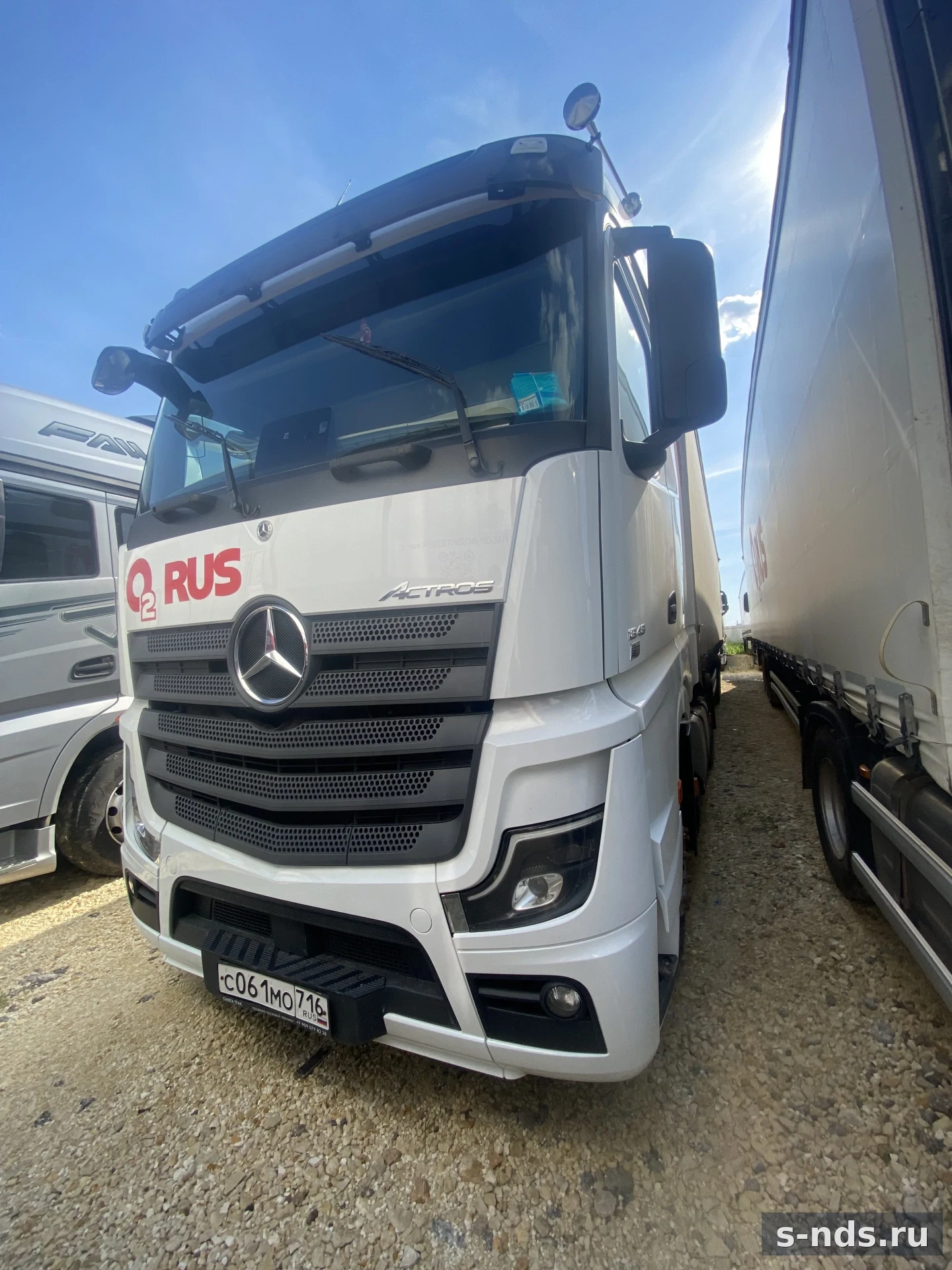 MERCEDES-BENZ