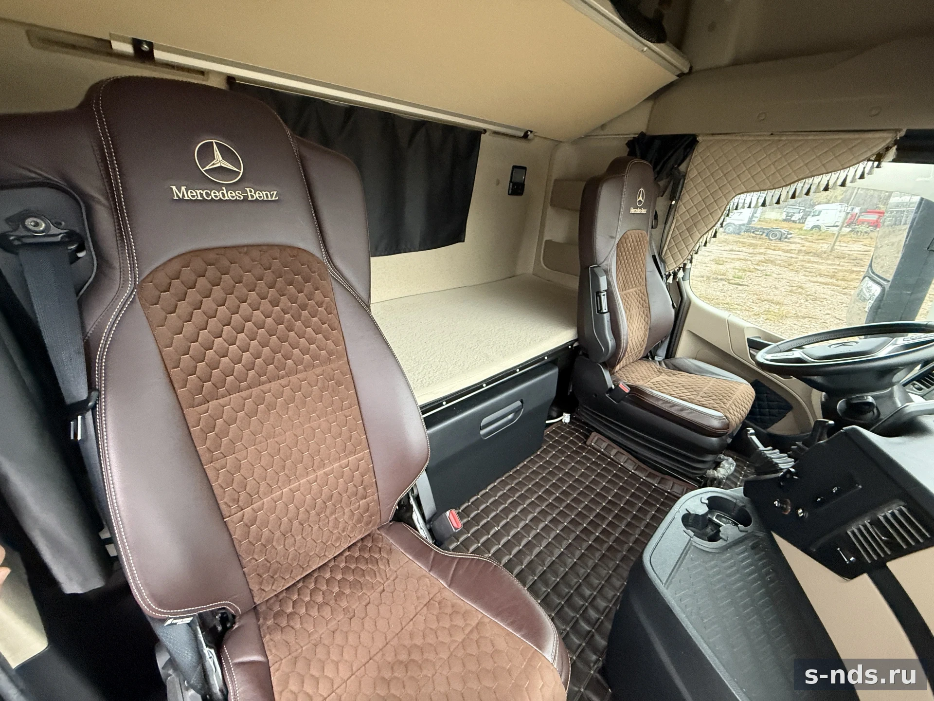 MERCEDES-BENZ