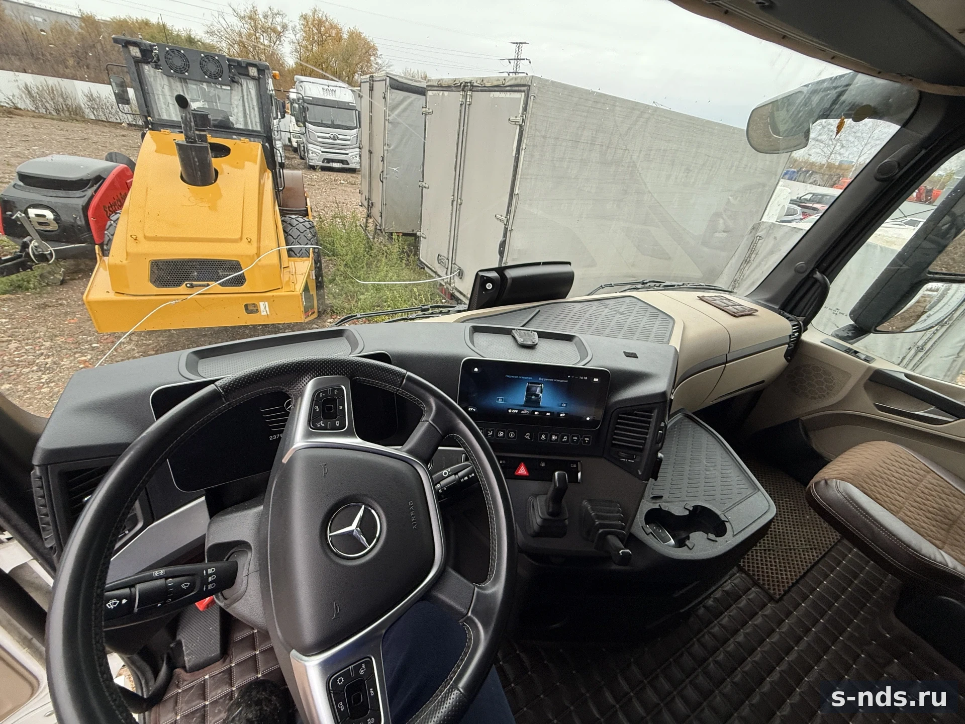 MERCEDES-BENZ