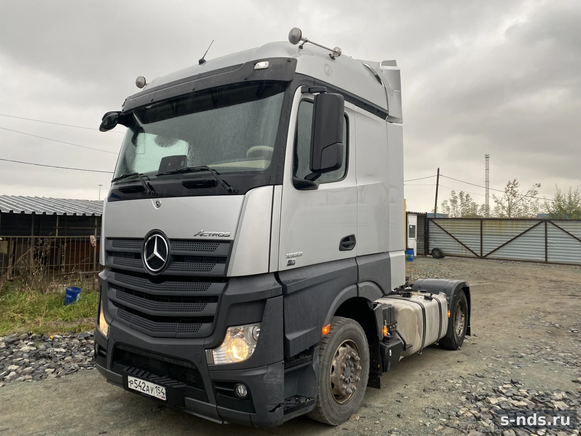 MERCEDES-BENZ