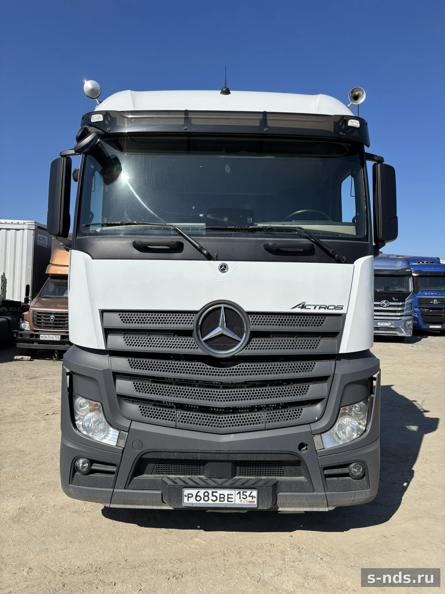 MERCEDES-BENZ