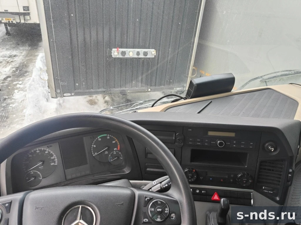 MERCEDES-BENZ
