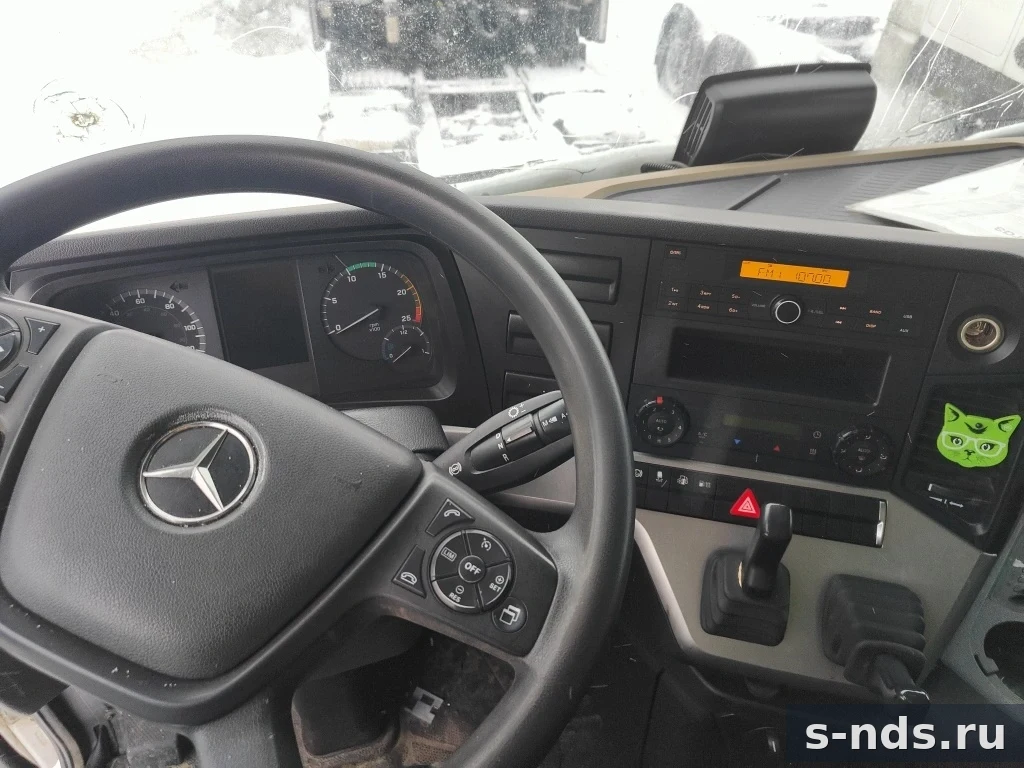 MERCEDES-BENZ