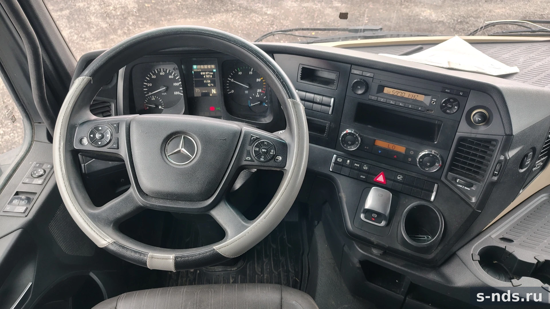 MERCEDES-BENZ