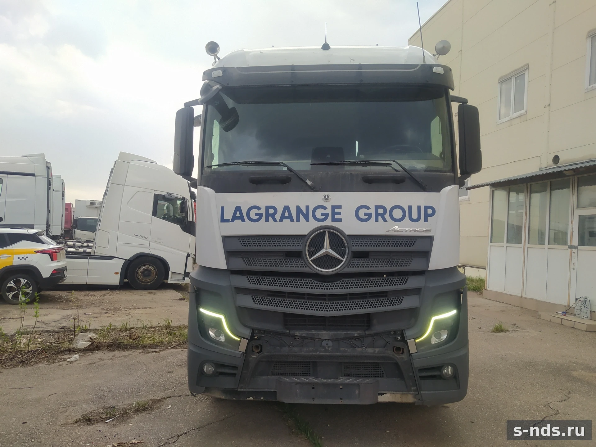 MERCEDES-BENZ