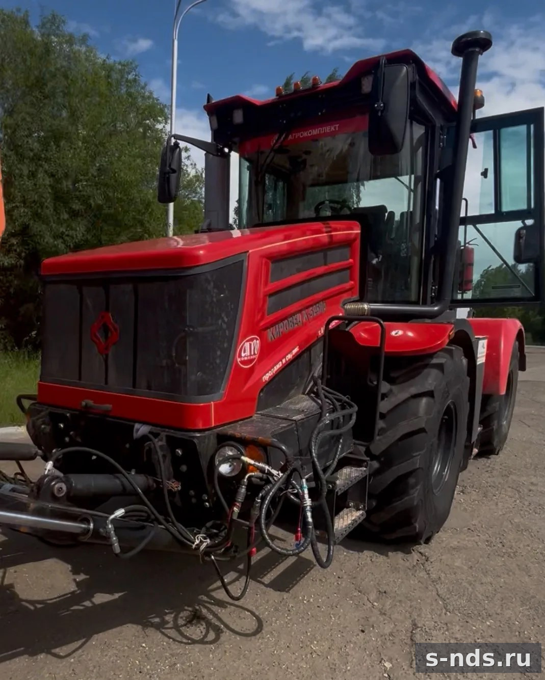 Трактор Кировец К-525