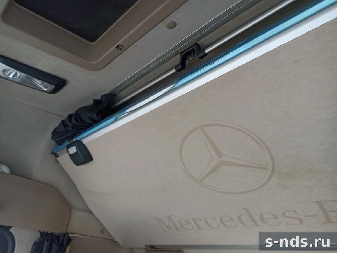 MERCEDES-BENZ