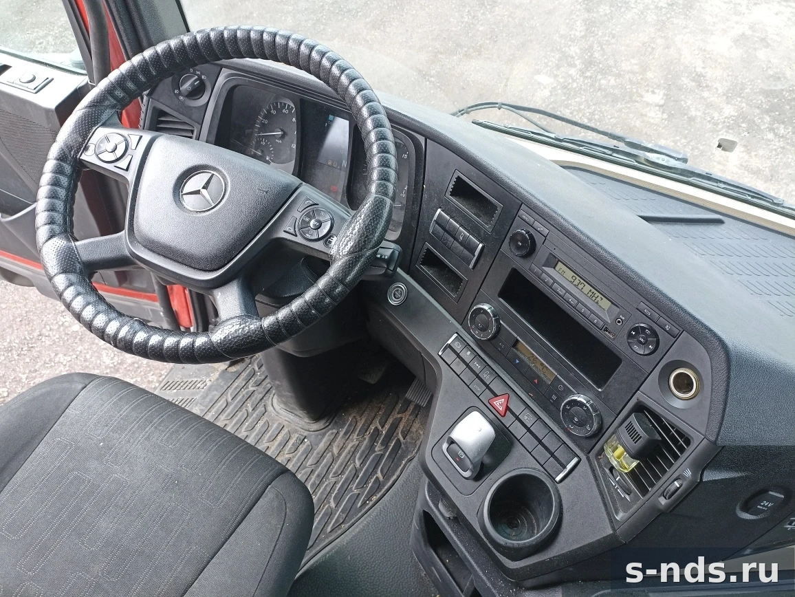MERCEDES-BENZ