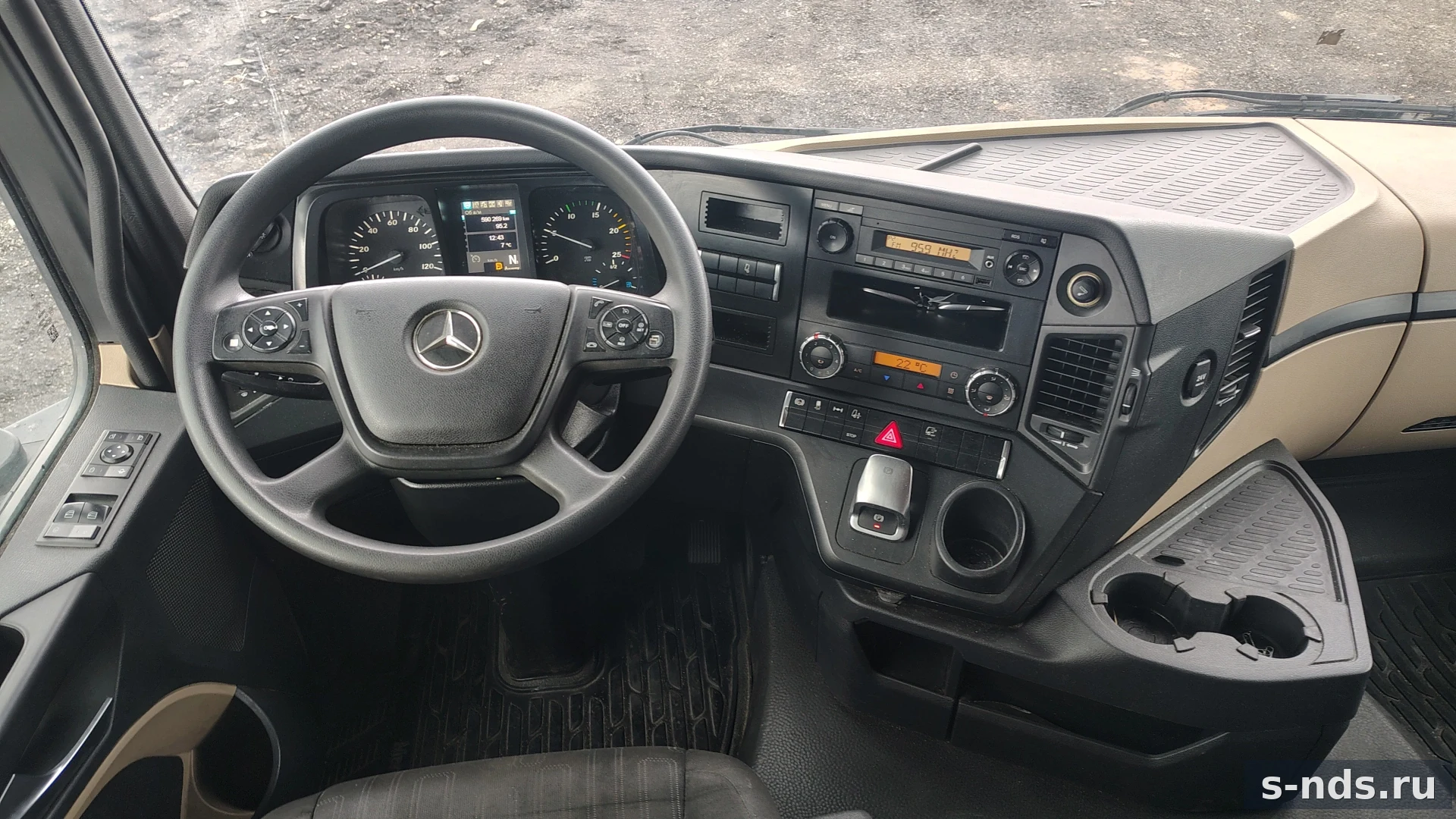 MERCEDES-BENZ