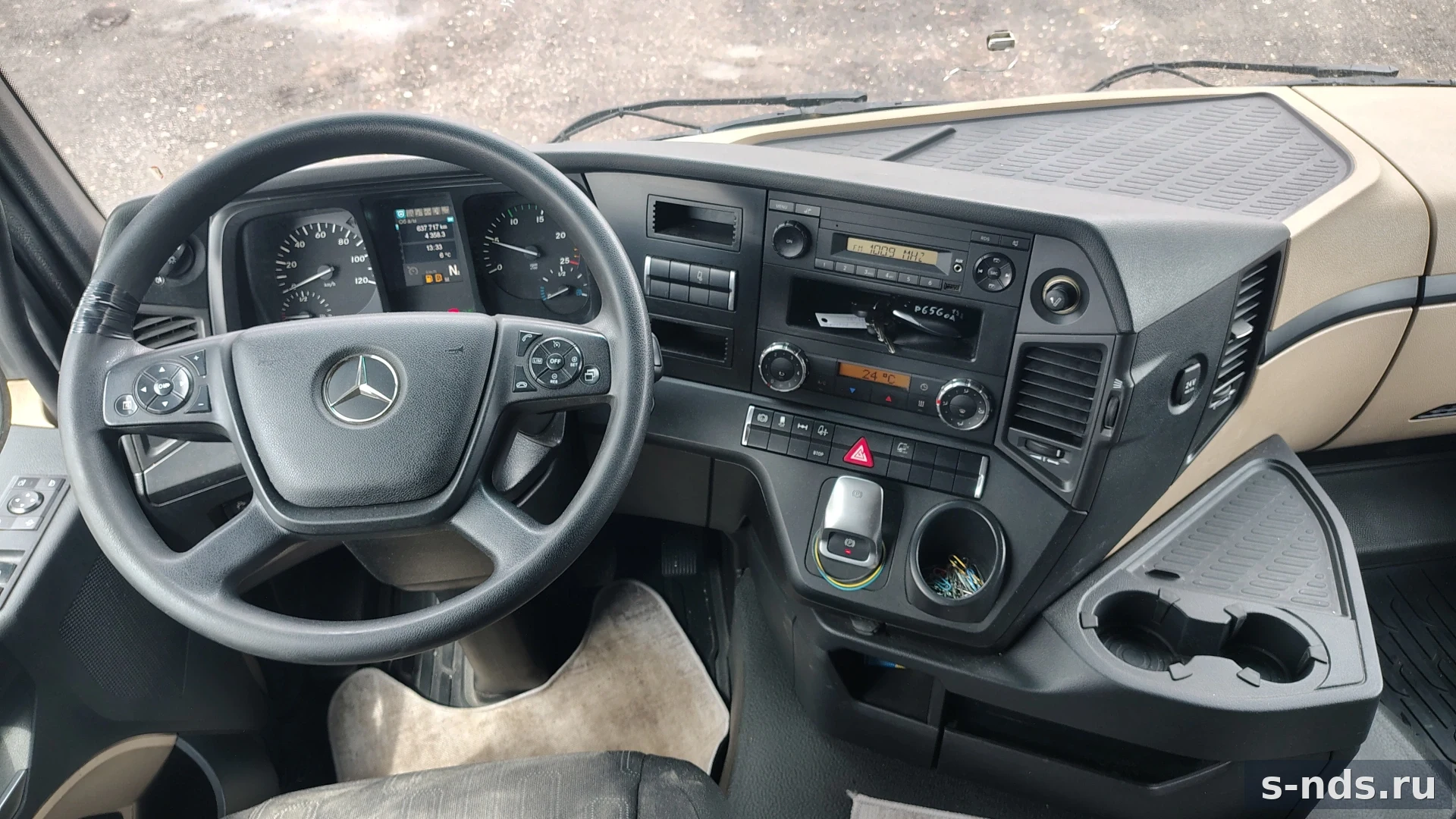 MERCEDES-BENZ