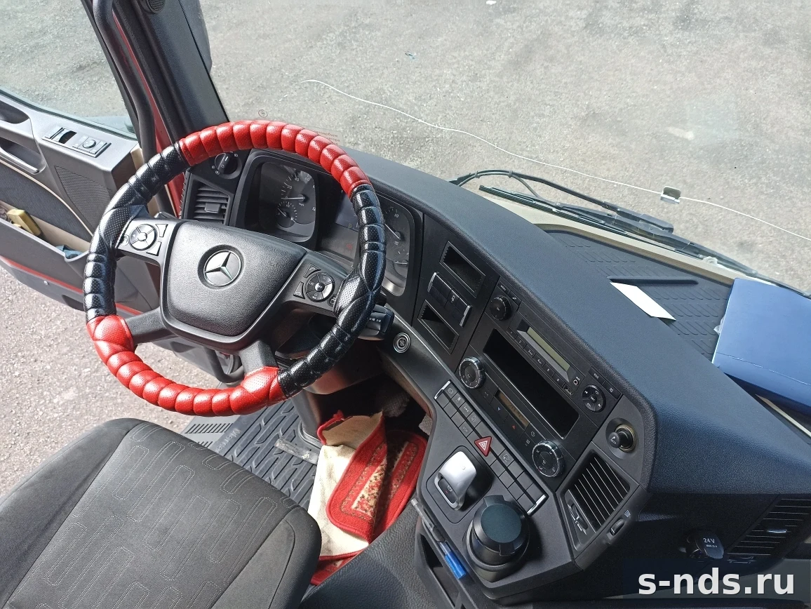 MERCEDES-BENZ