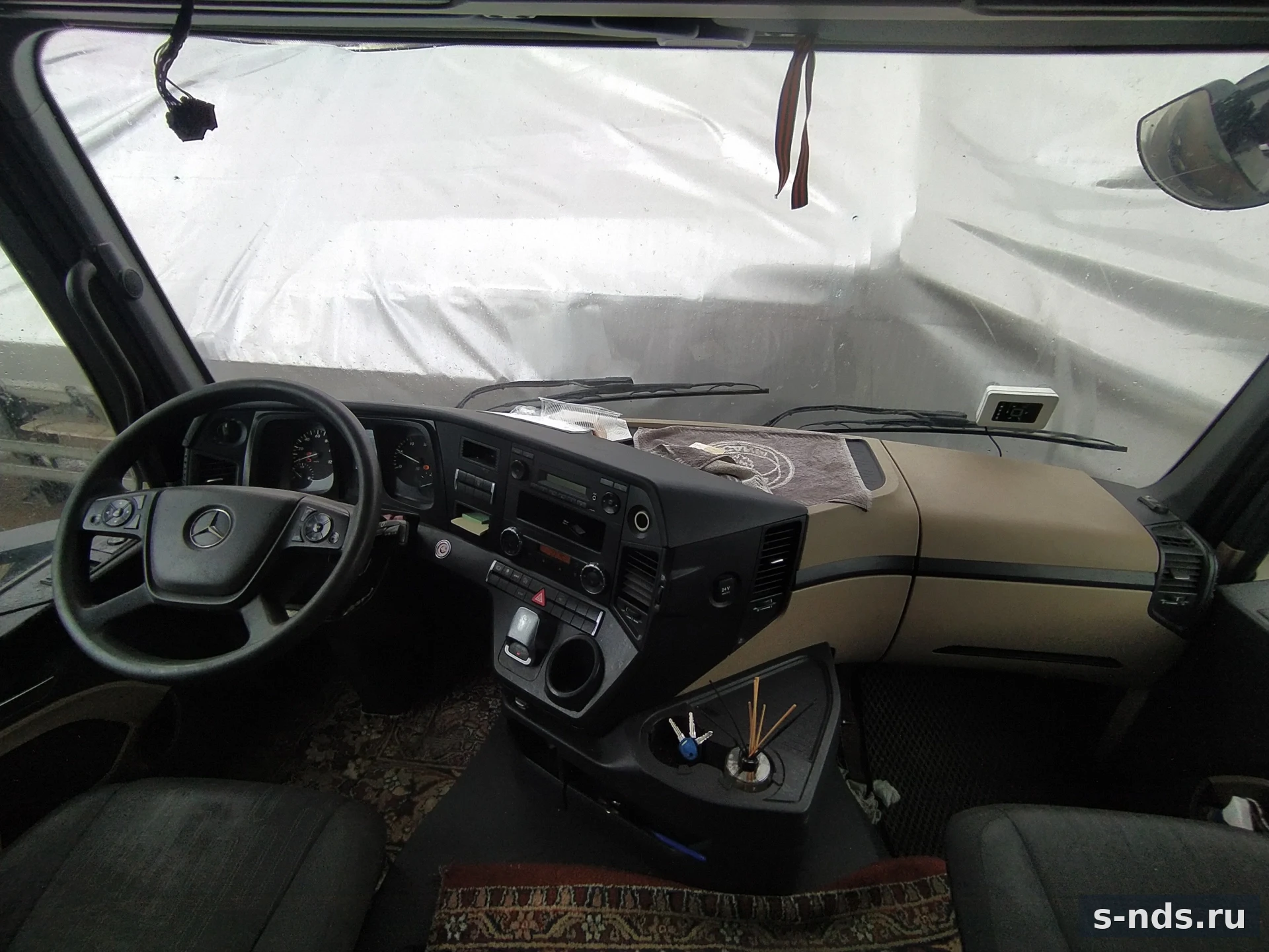 MERCEDES-BENZ