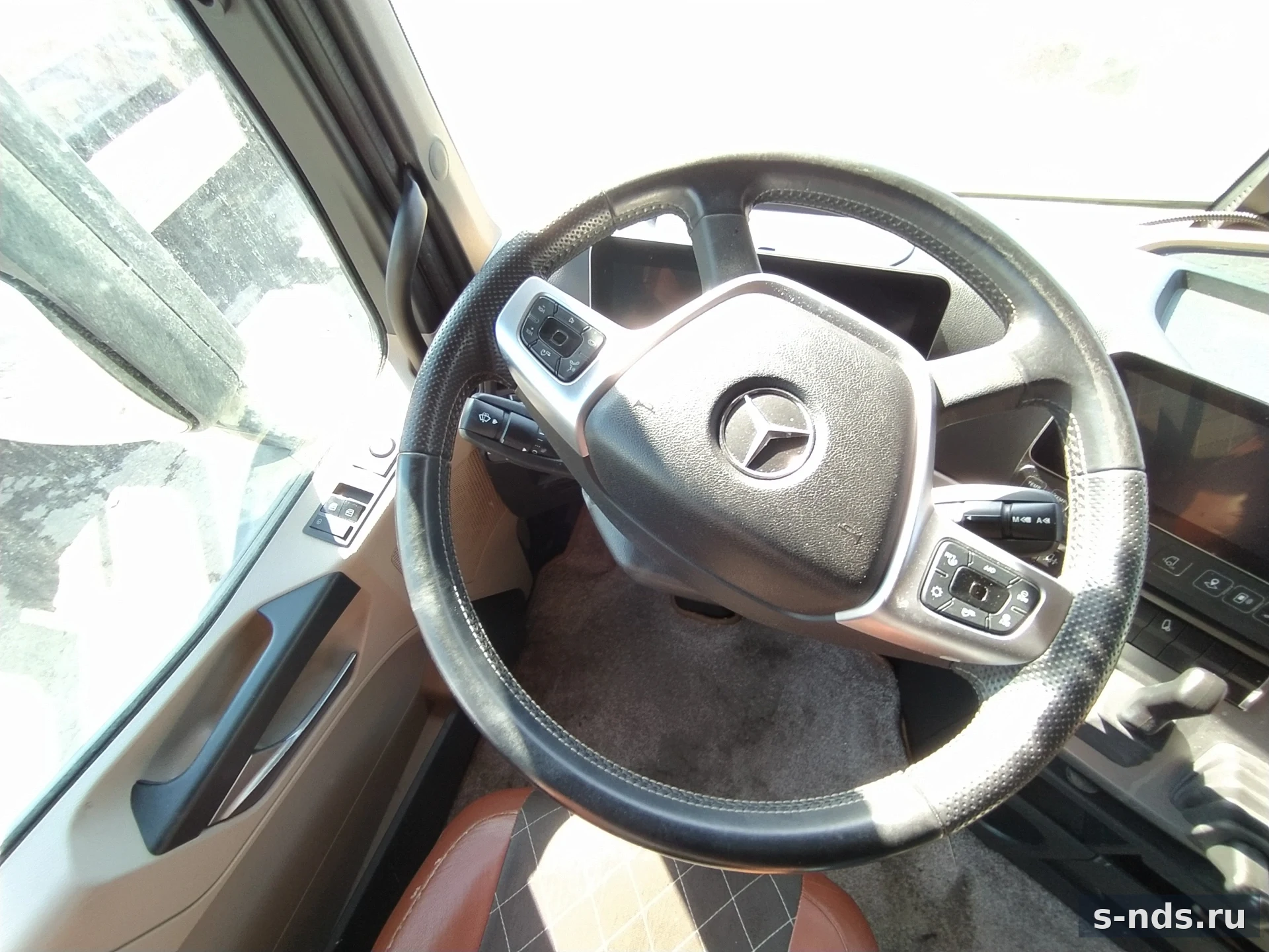 MERCEDES-BENZ