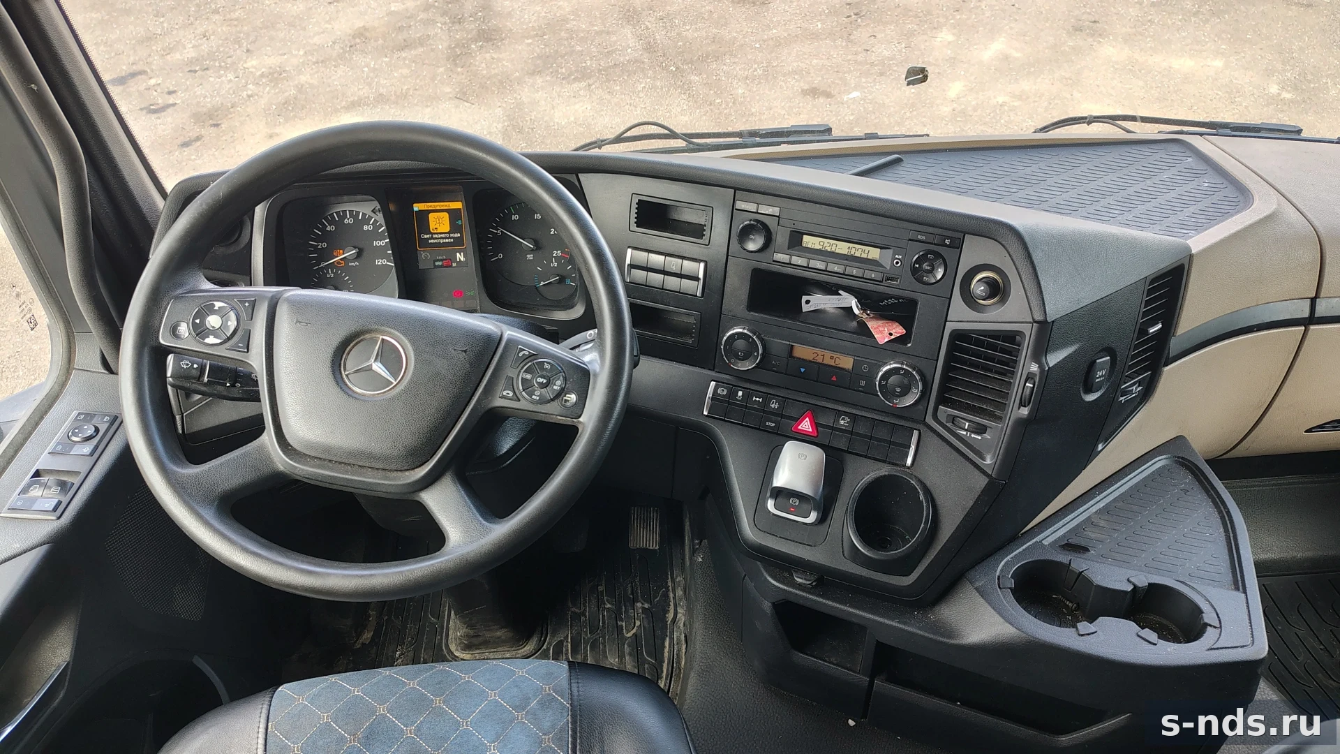 MERCEDES-BENZ