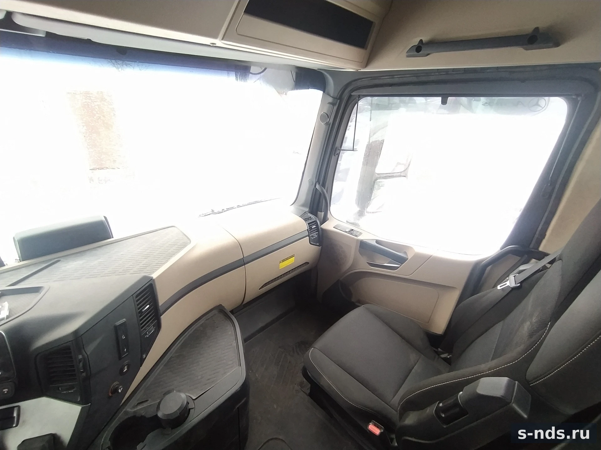 MERCEDES-BENZ