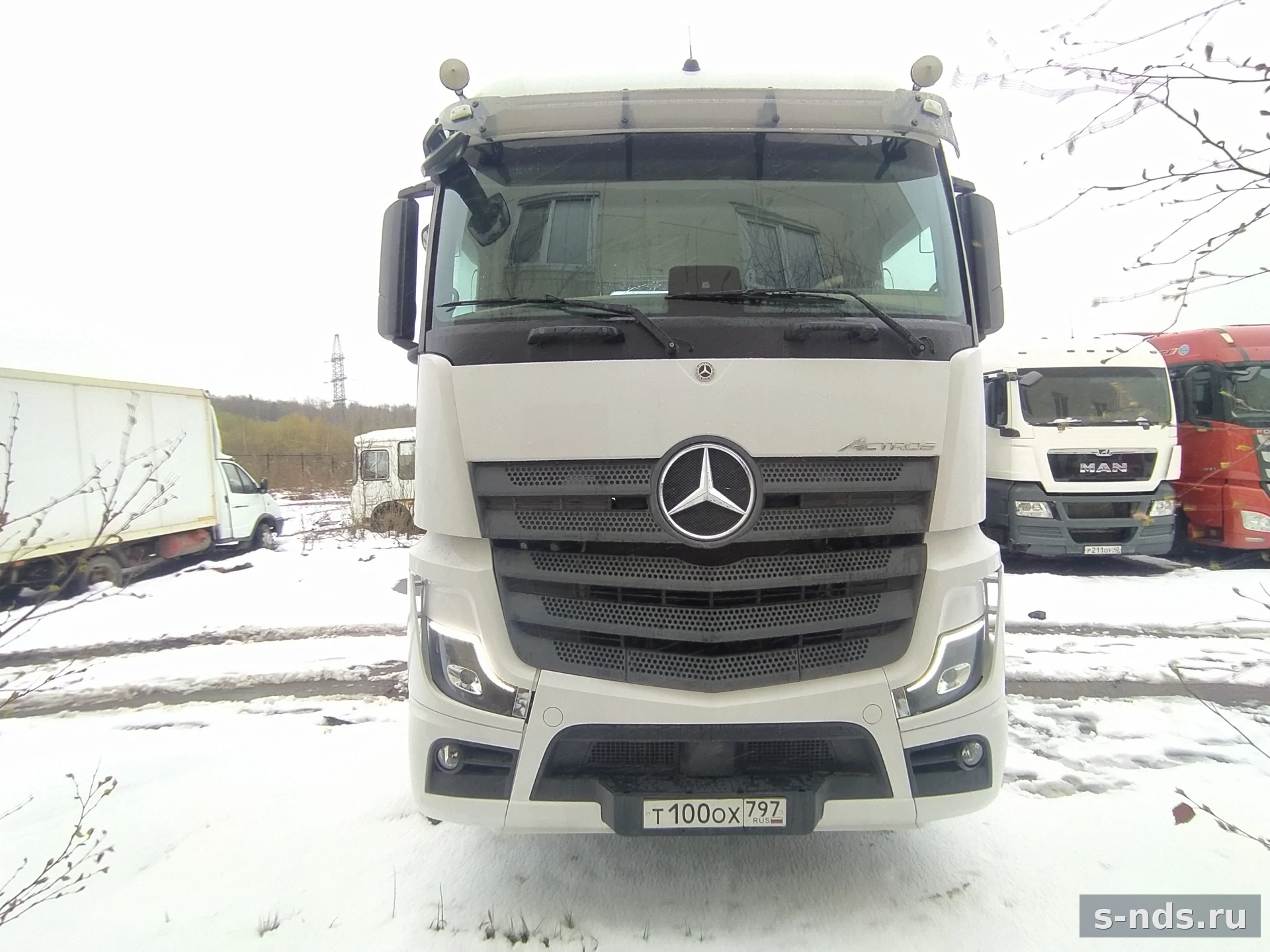 MERCEDES-BENZ