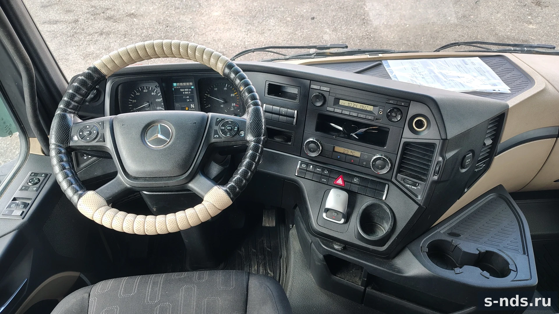 MERCEDES-BENZ