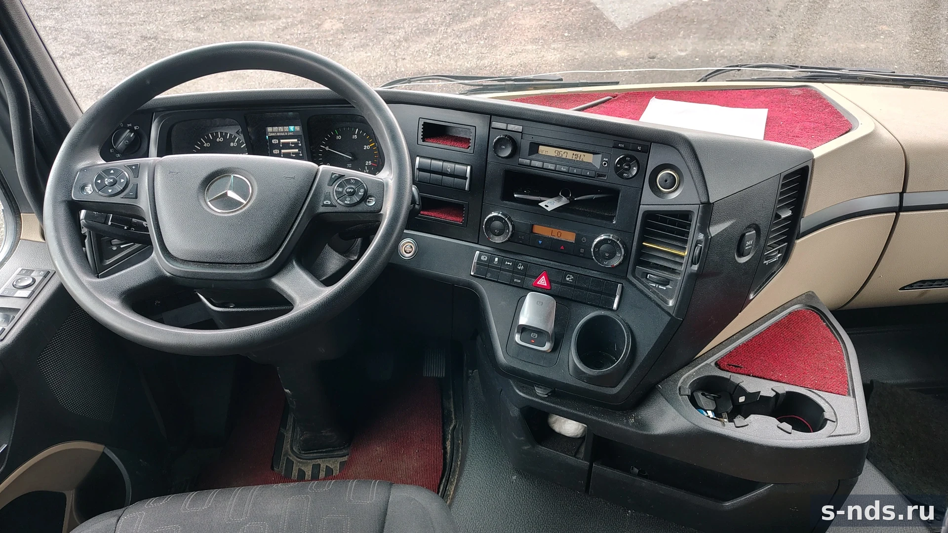 MERCEDES-BENZ