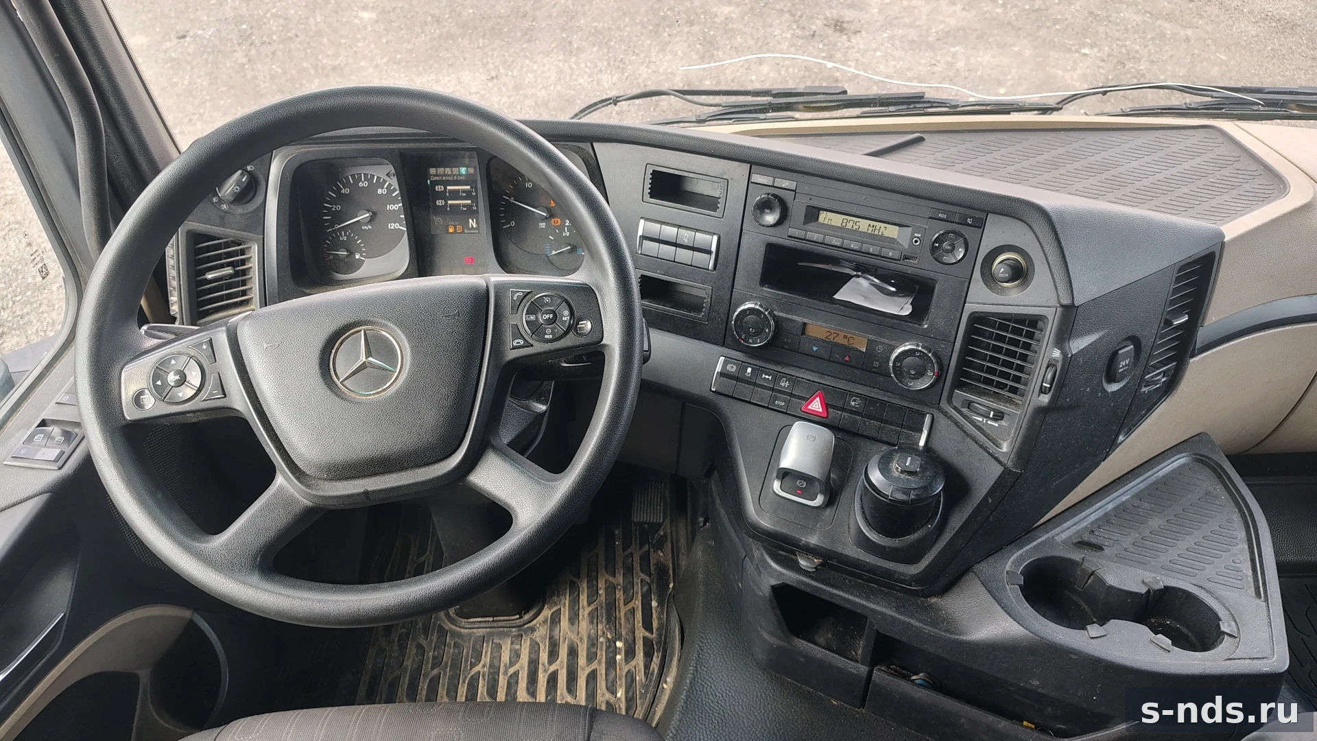 MERCEDES-BENZ