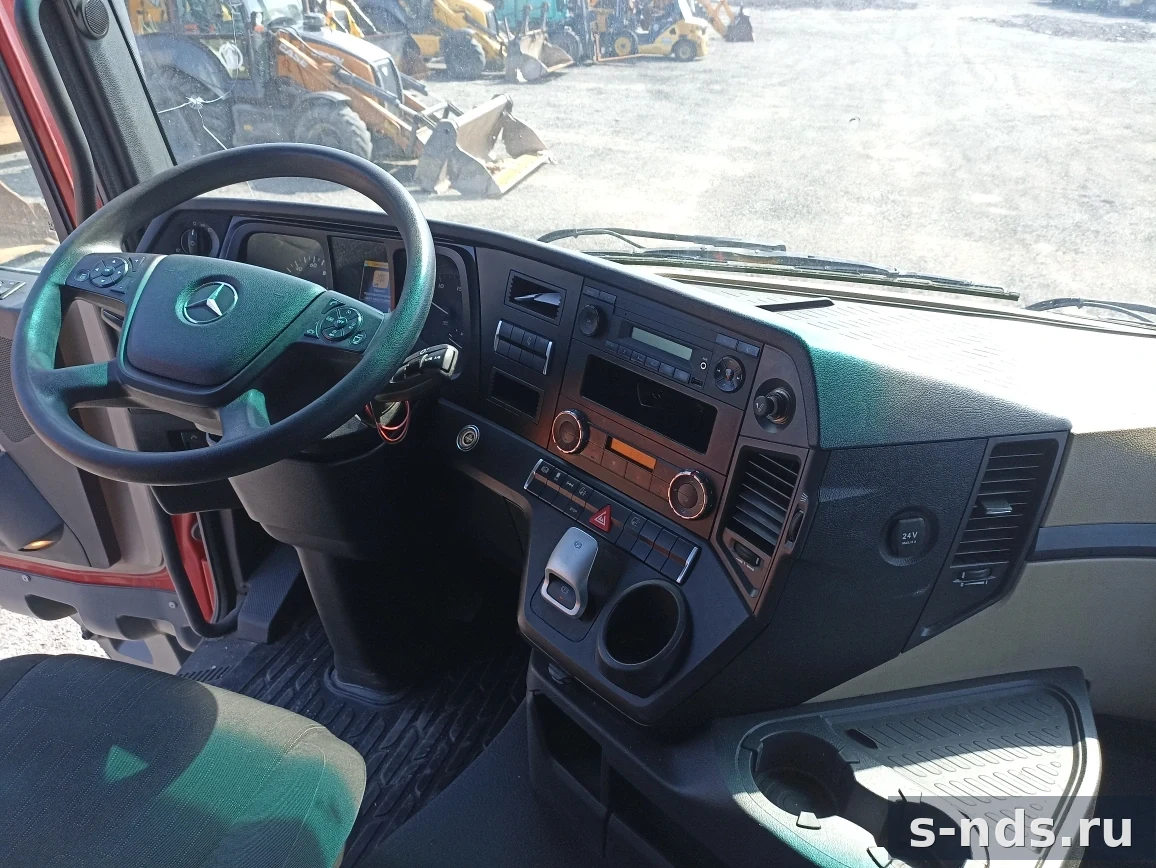 MERCEDES-BENZ