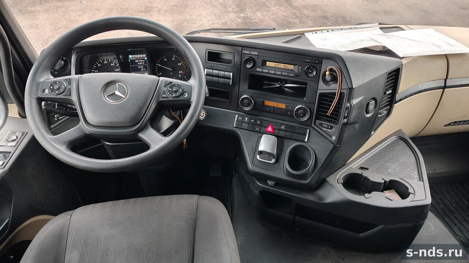 MERCEDES-BENZ