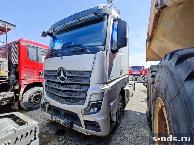 MERCEDES-BENZ