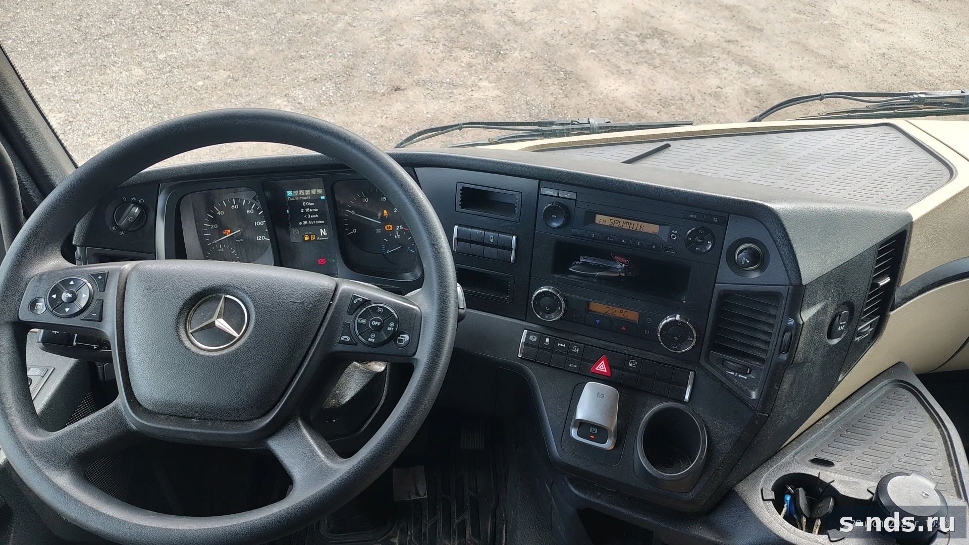 MERCEDES-BENZ