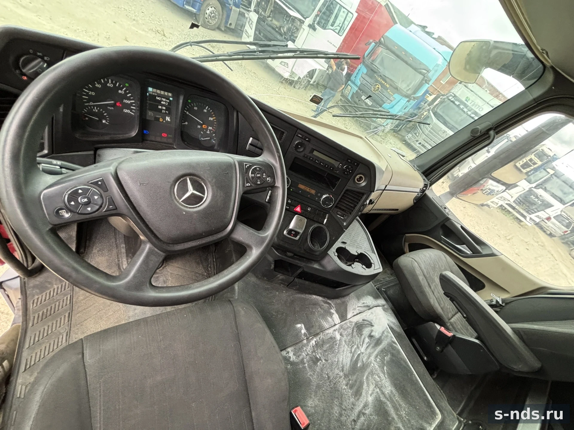 MERCEDES-BENZ