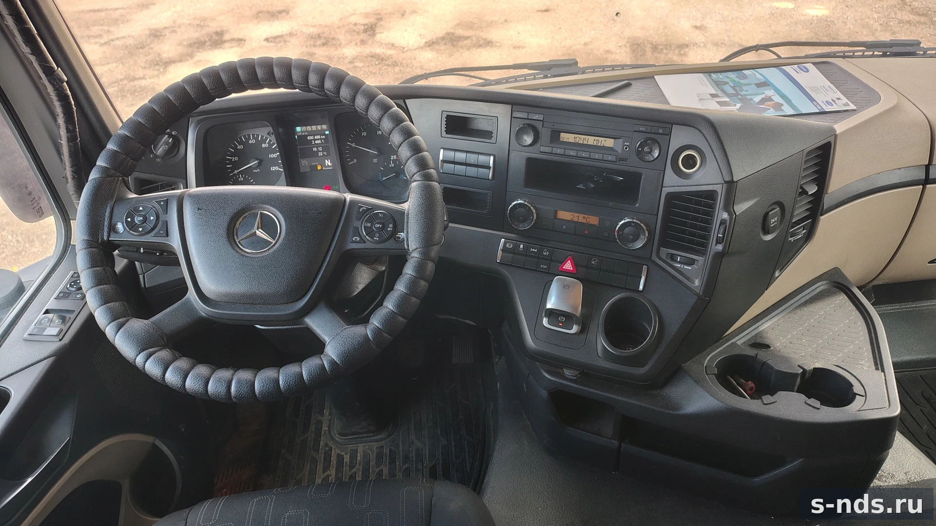 MERCEDES-BENZ
