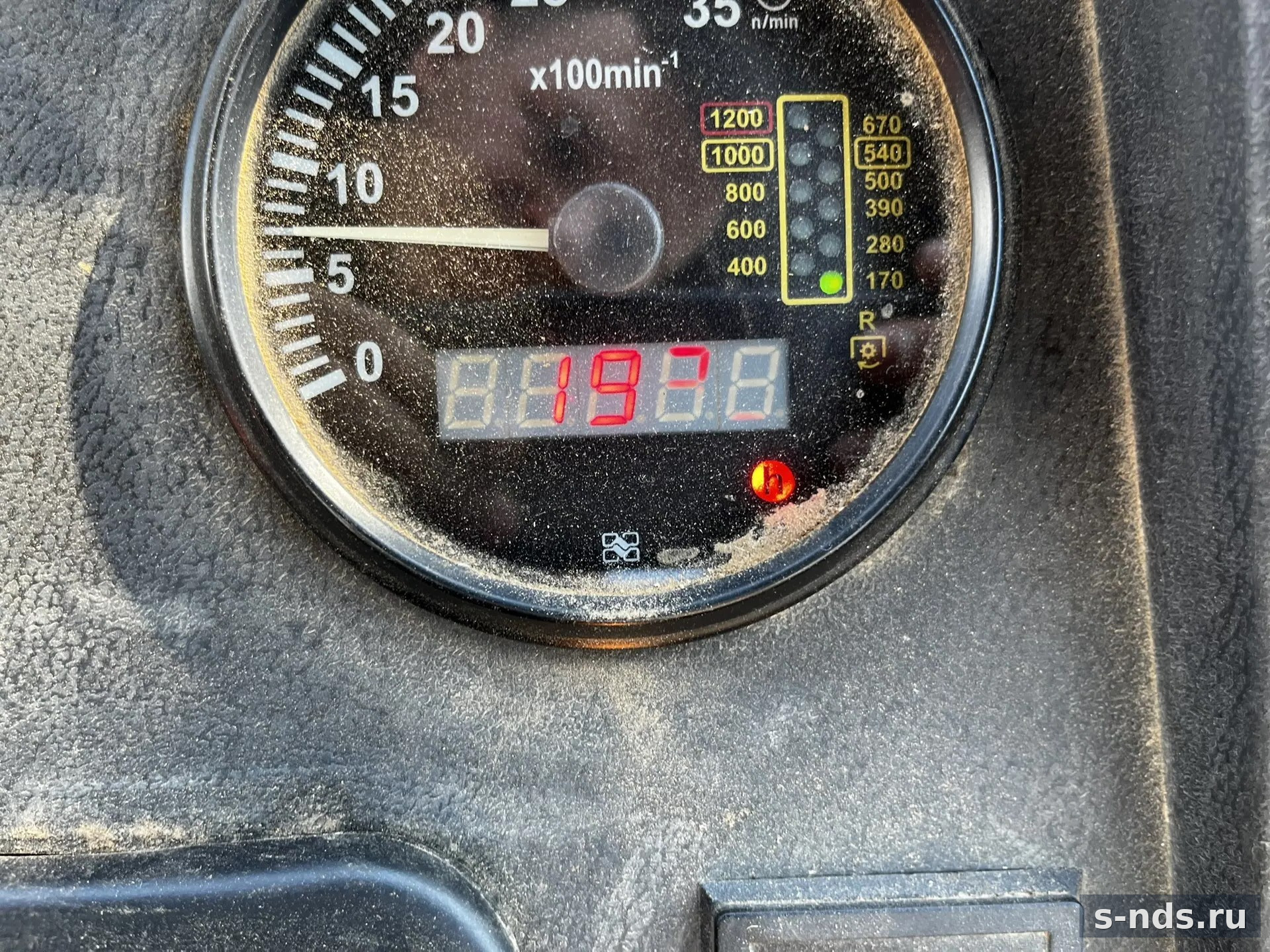 Трактор Беларус-82.1