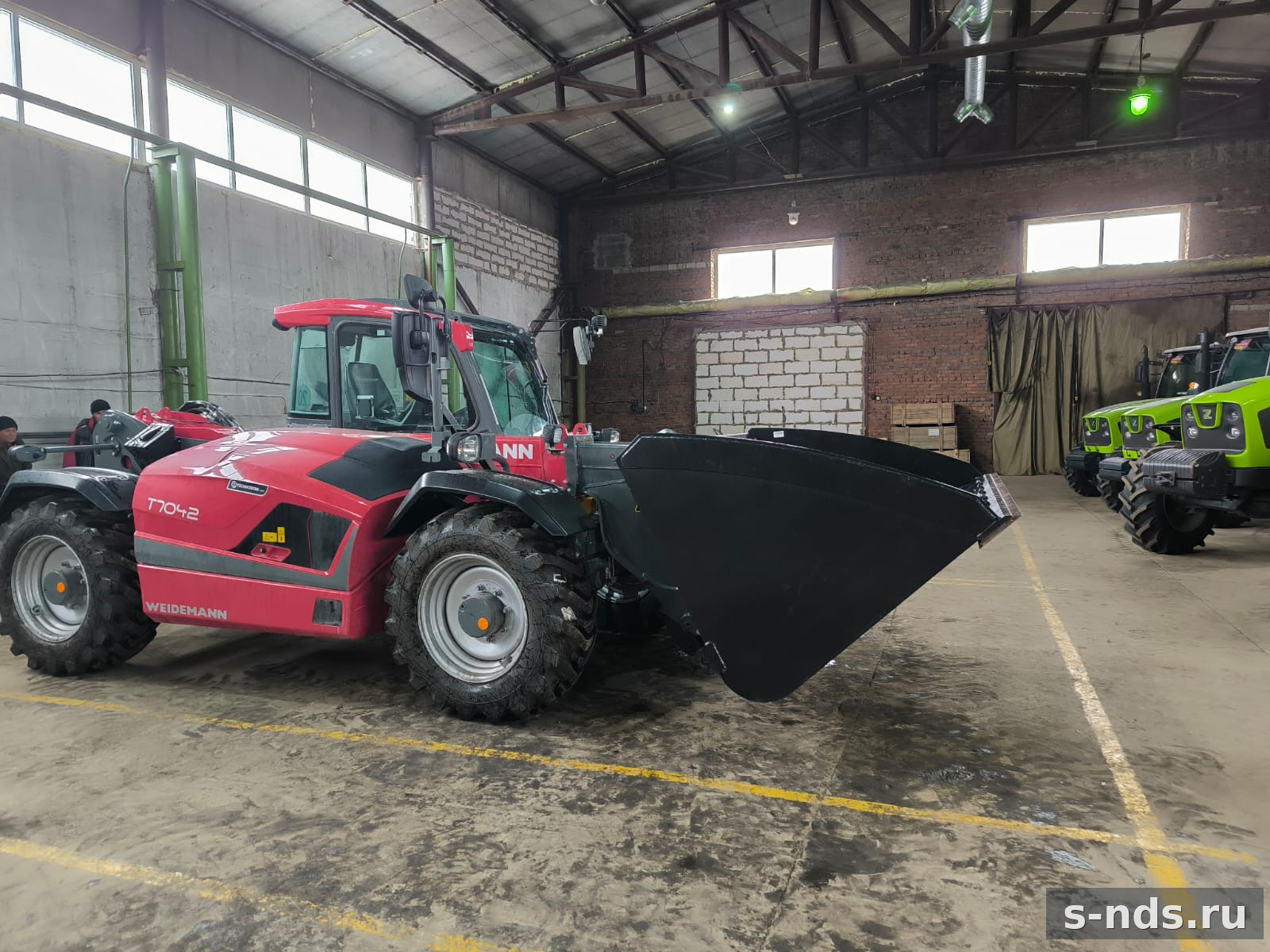 ТЕЛЕСКОПИЧЕСКИЙ ПОГРУЗЧИК КОЛЕСНЫЙ WEIDEMANN T7042