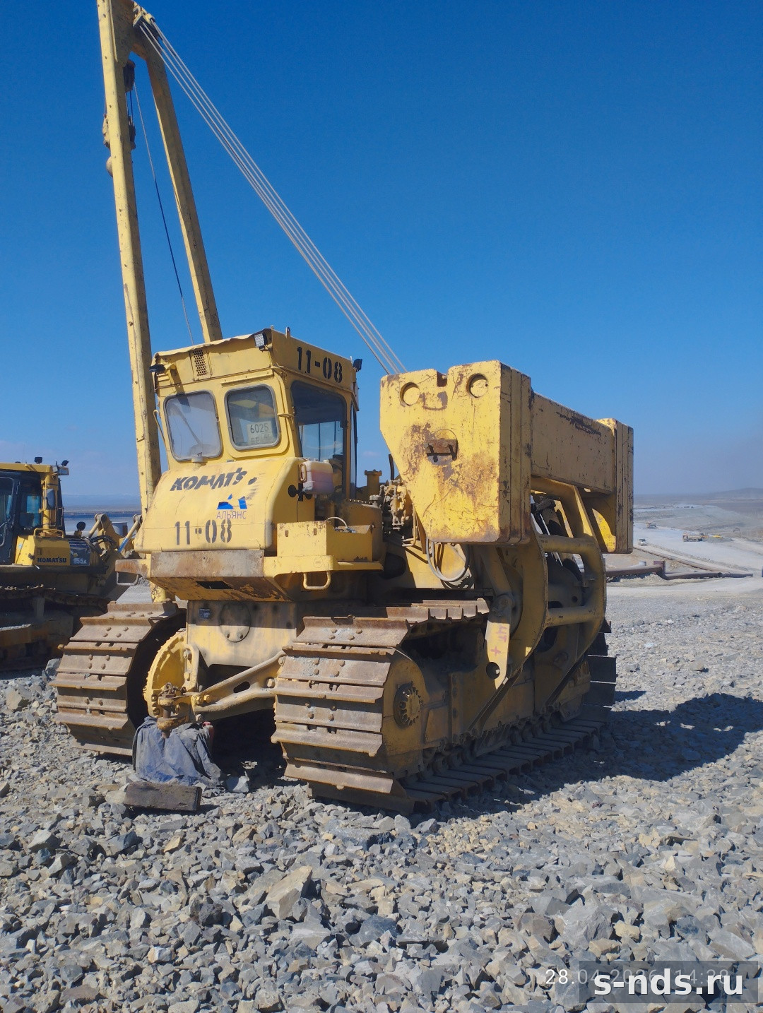 Трубоукладчик Komatsu D355C