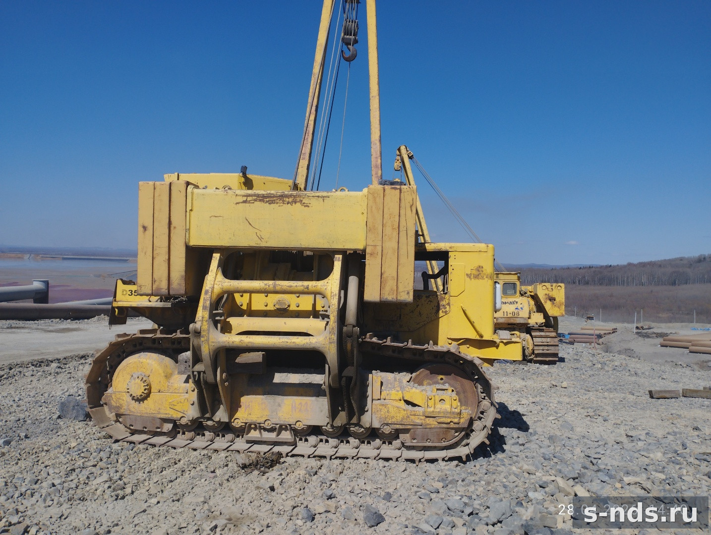 Трубоукладчик Komatsu D355C