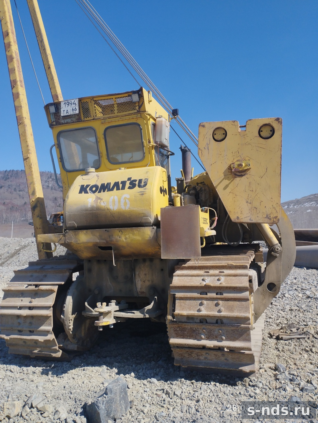 Трубоукладчик Komatsu D355C