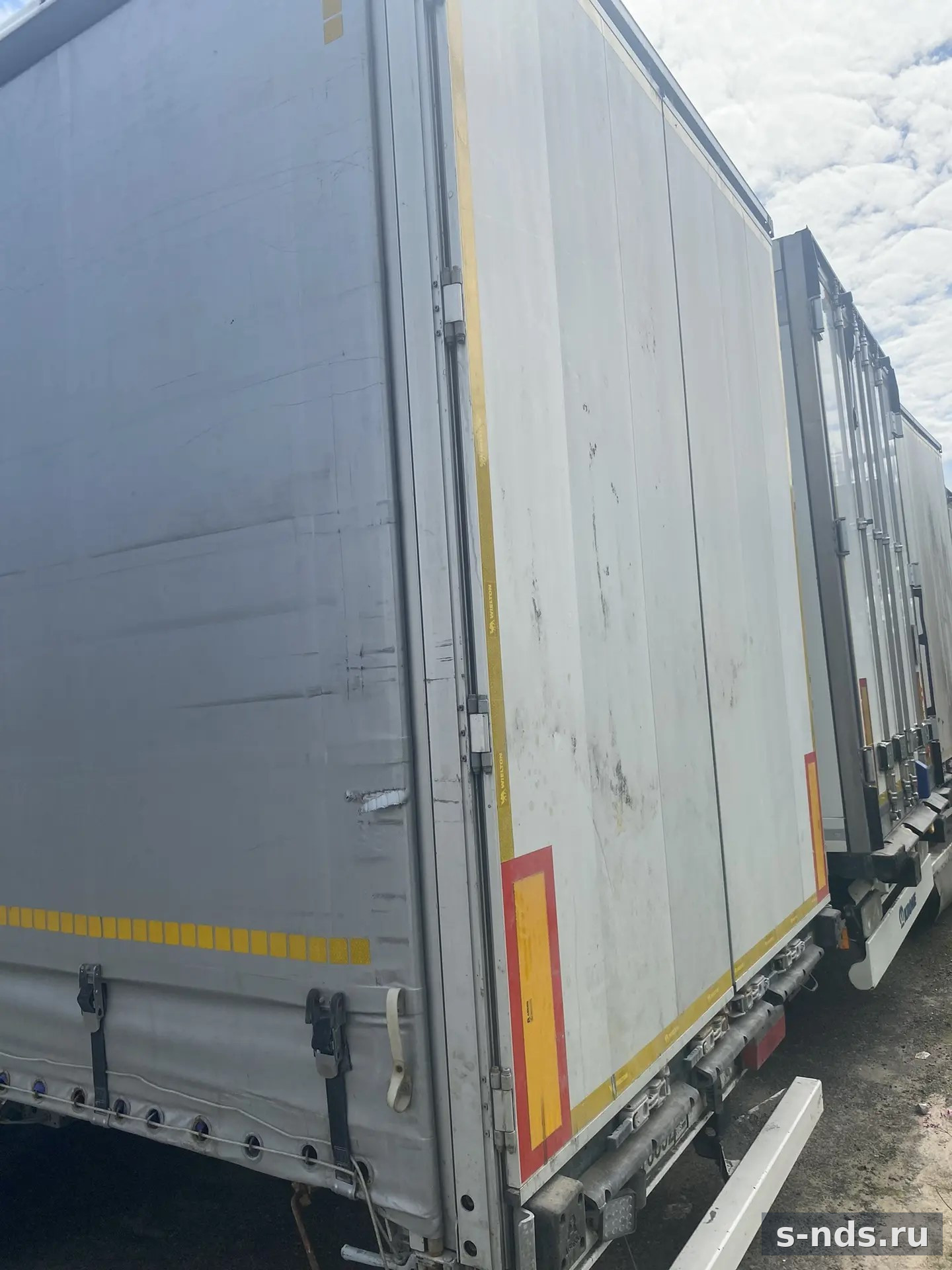 Полуприцеп шторный Wielton NS3K