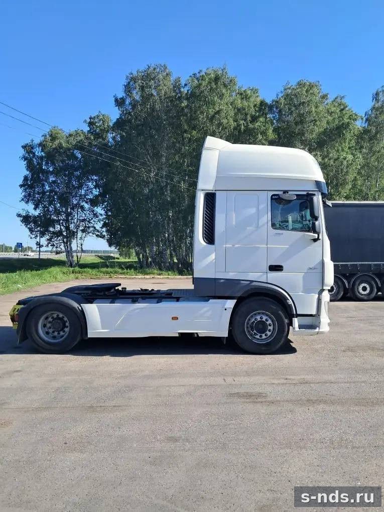 Седельный тягач DAF XF 106