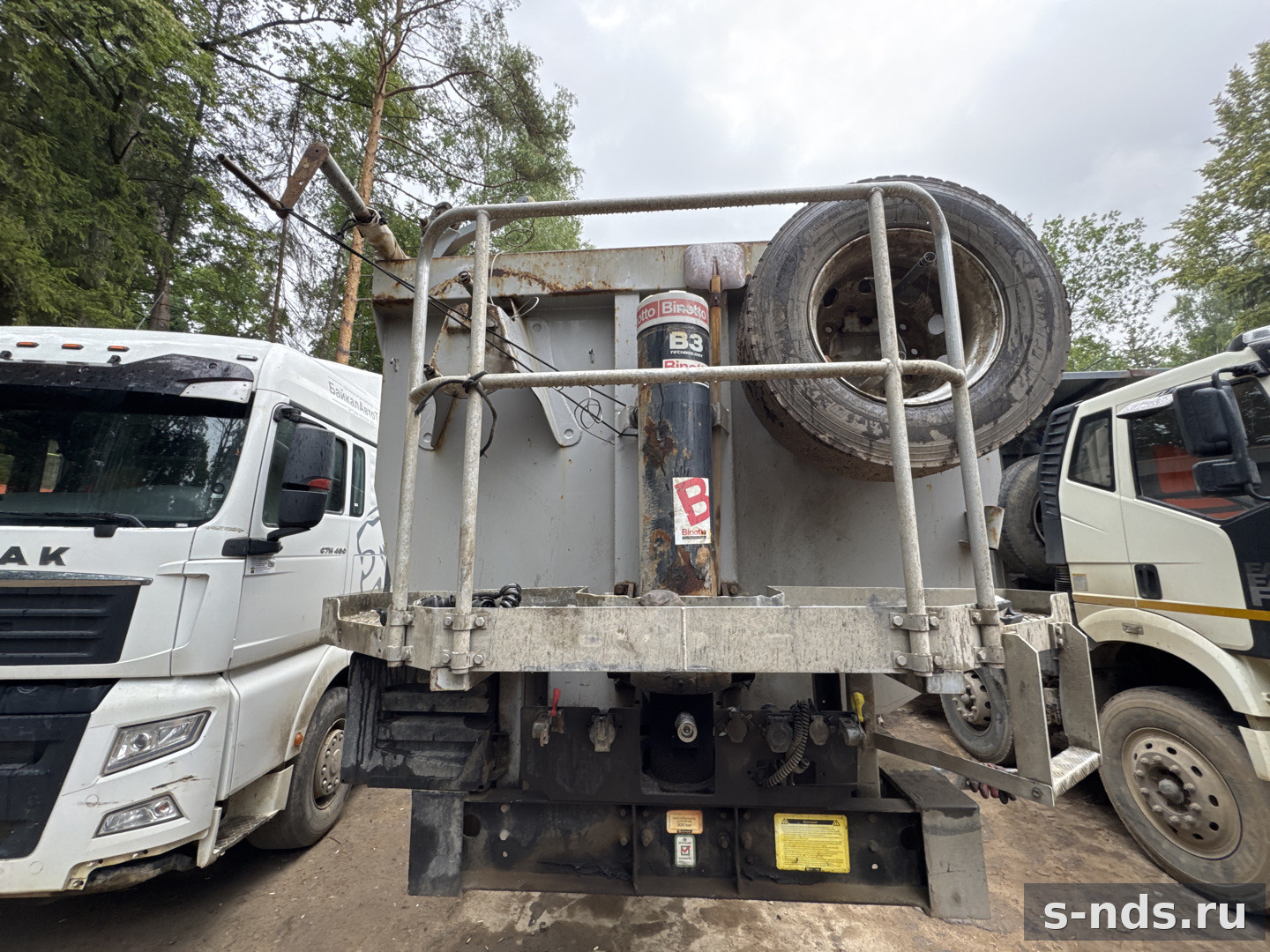Полуприцеп-самосвал GRUNWALD 9453-0000010-50