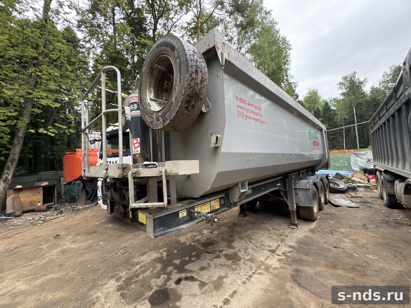 Полуприцеп-самосвал GRUNWALD 9453-0000010-50
