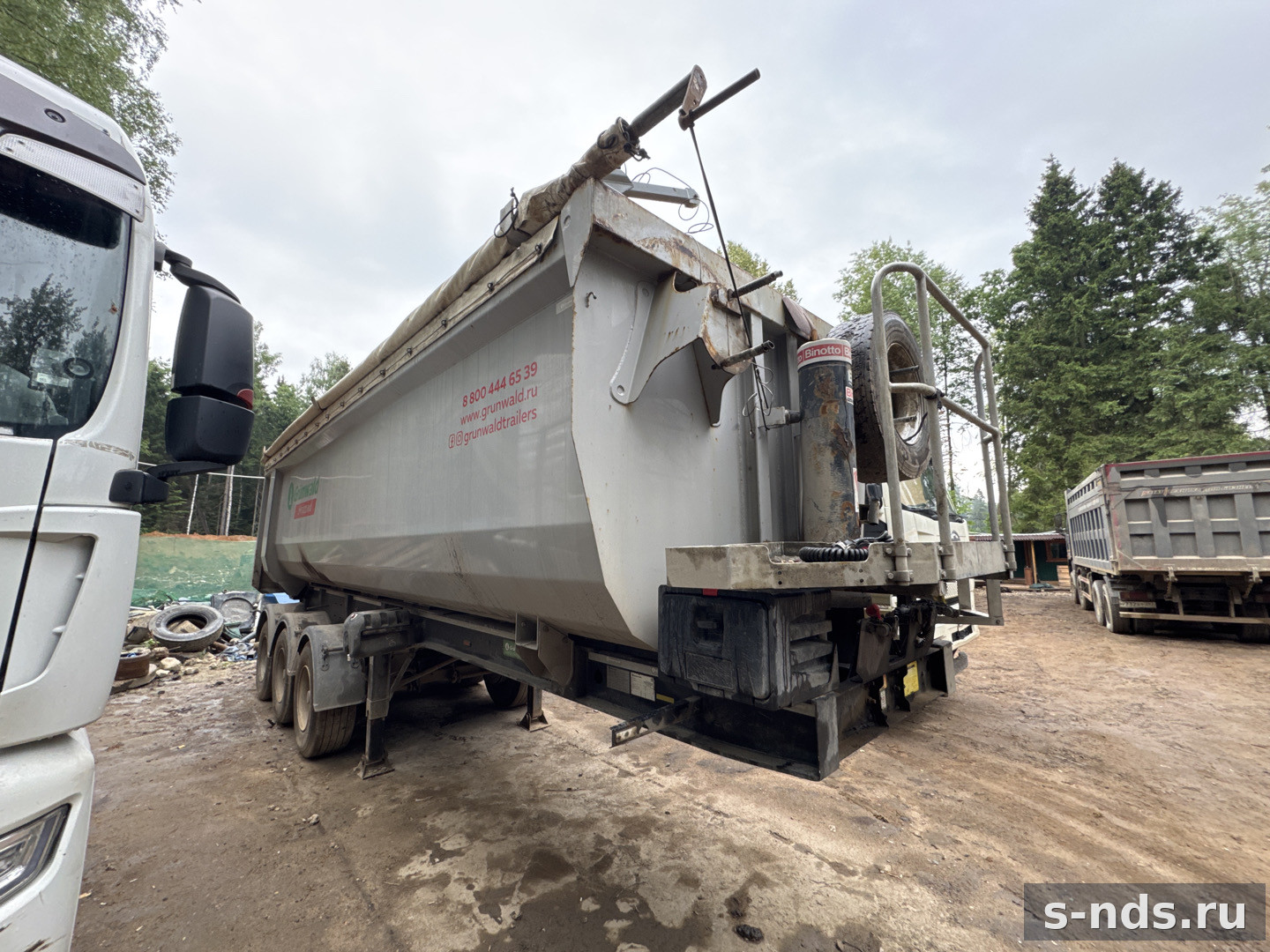 Полуприцеп-самосвал GRUNWALD 9453-0000010-50