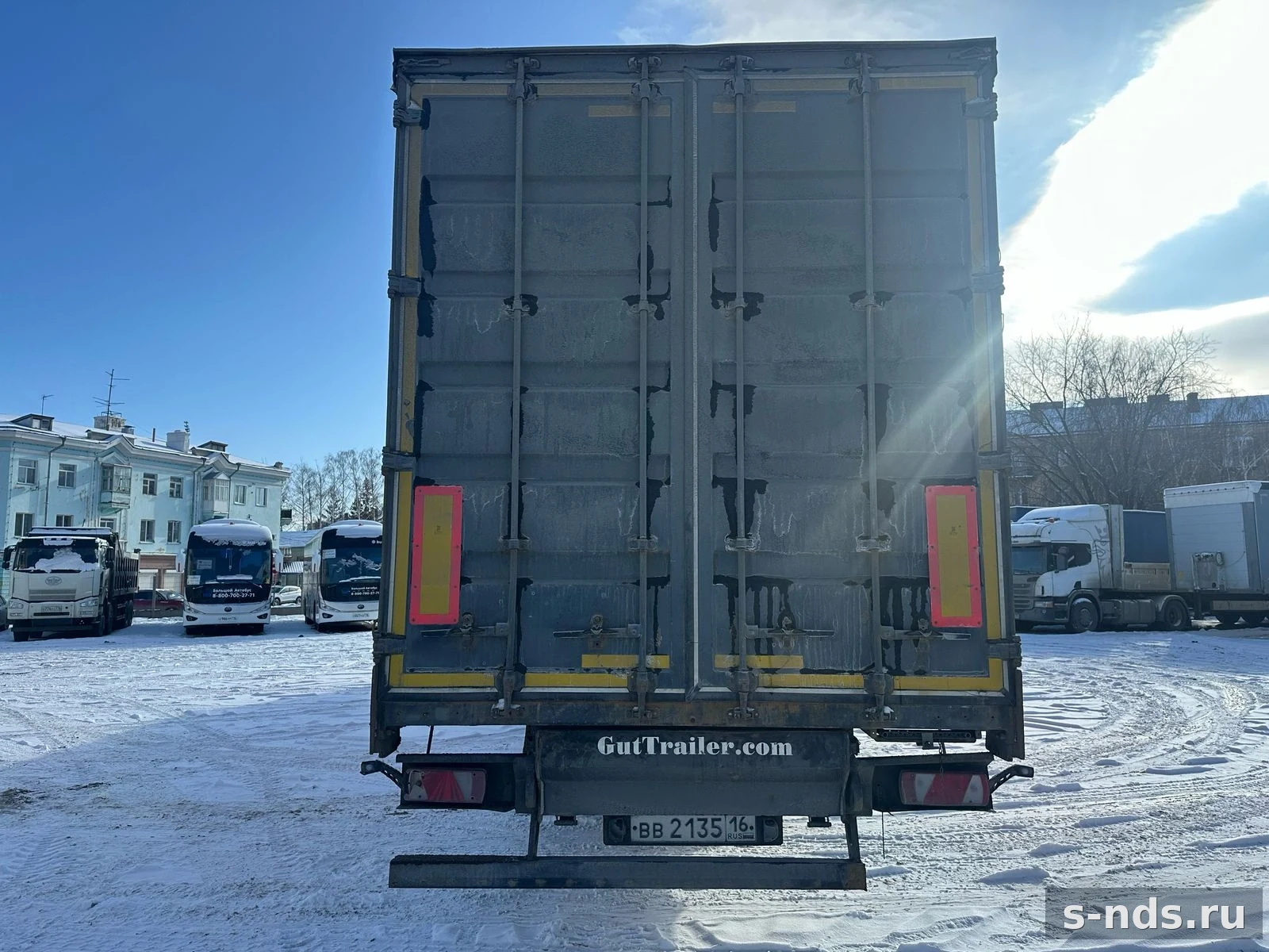 GUT TRAILER