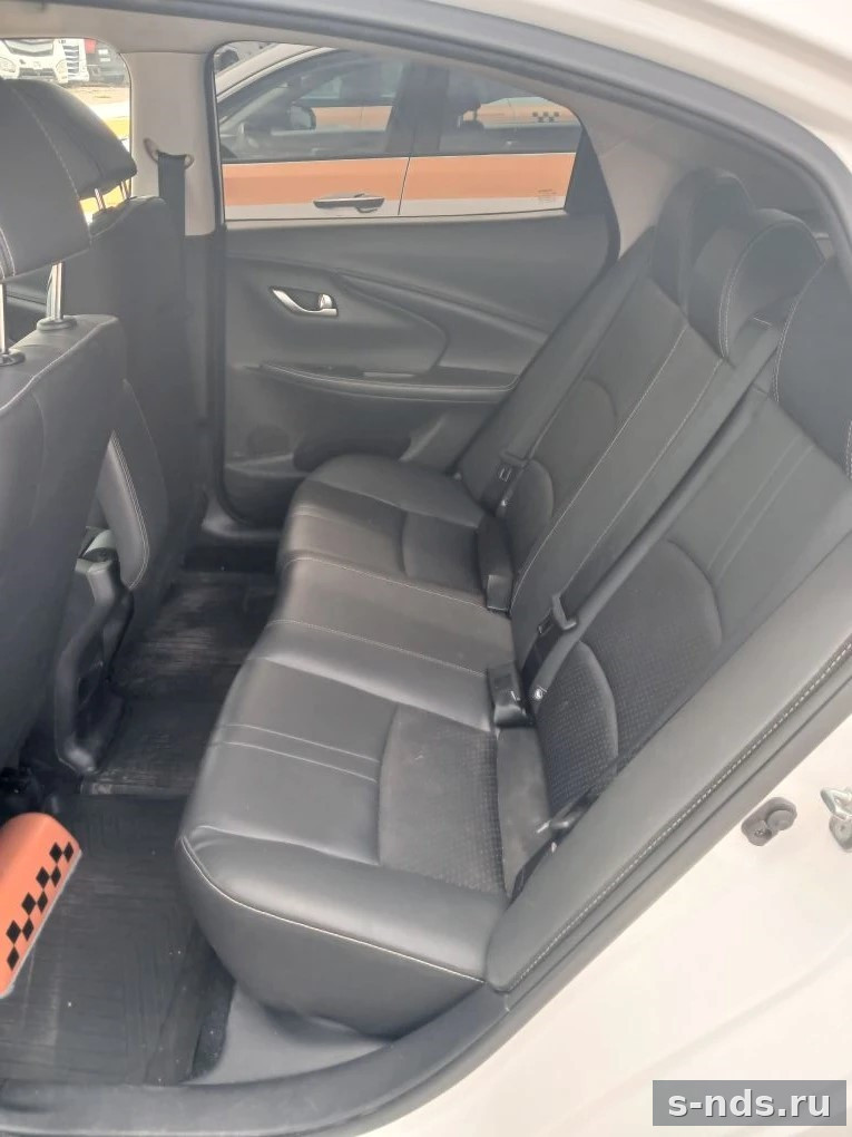 Автомобиль CHANGAN Alsvin
