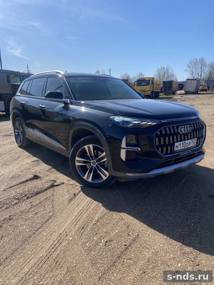 Автомобиль Audi Q6