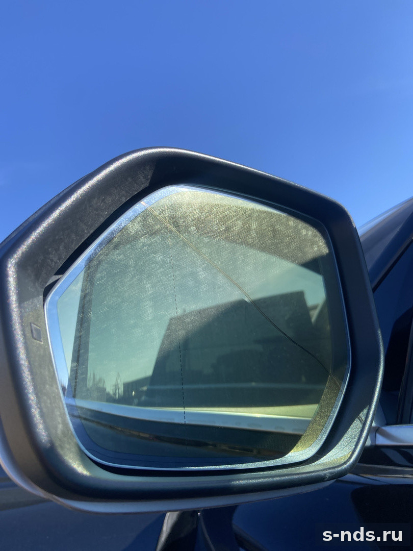 Автомобиль Audi Q6