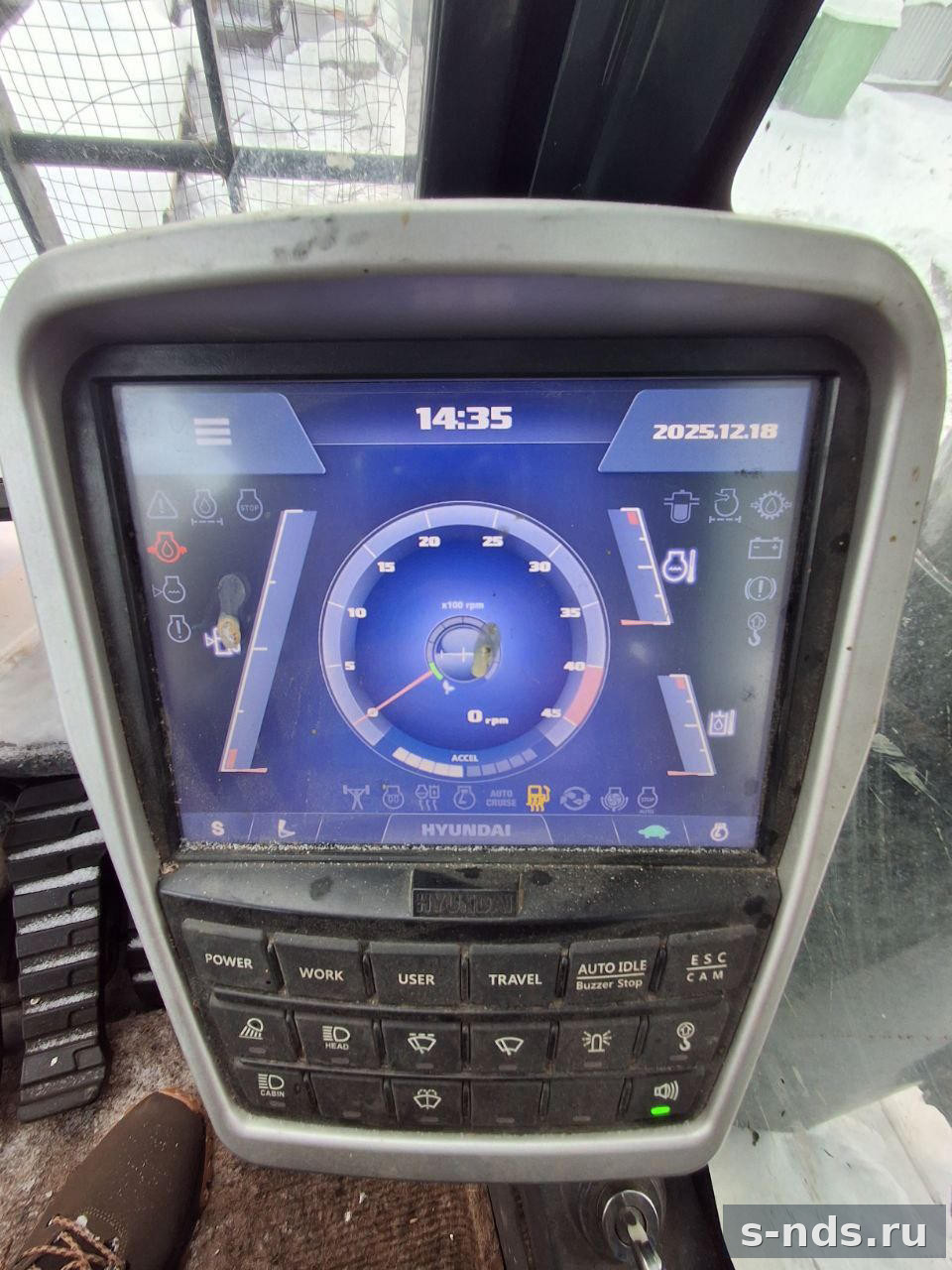 Экскаватор HYUNDAI HX520SL c гидромолотом 2022г.